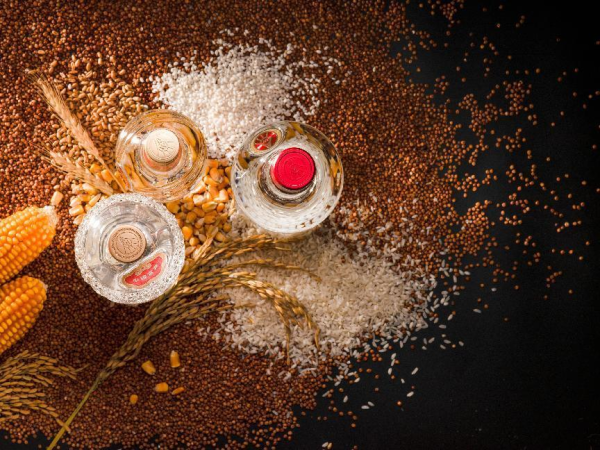 网络炒股配资 小寒晚来天欲雪，五粮美酒暖人心